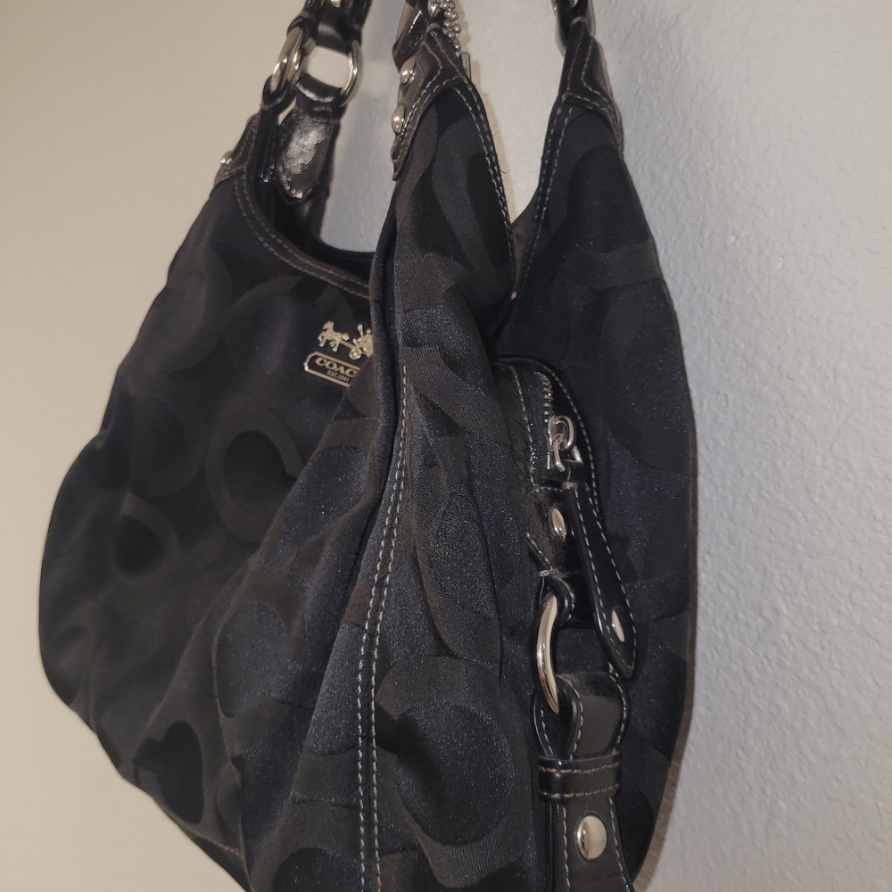 Coach Black Signature Shoulder Bag - Picture 4 of 16